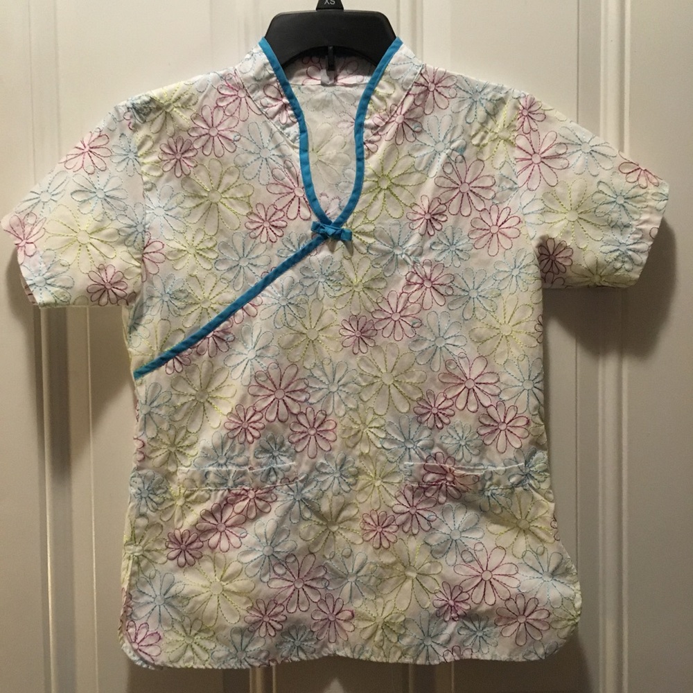 Flower Small Scrub Top